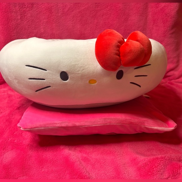 Hello kitty pet bed - Picture 1 of 3